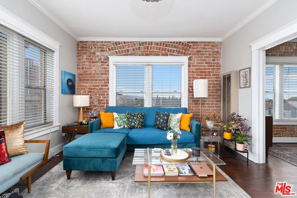 325 W 3rd Street 502