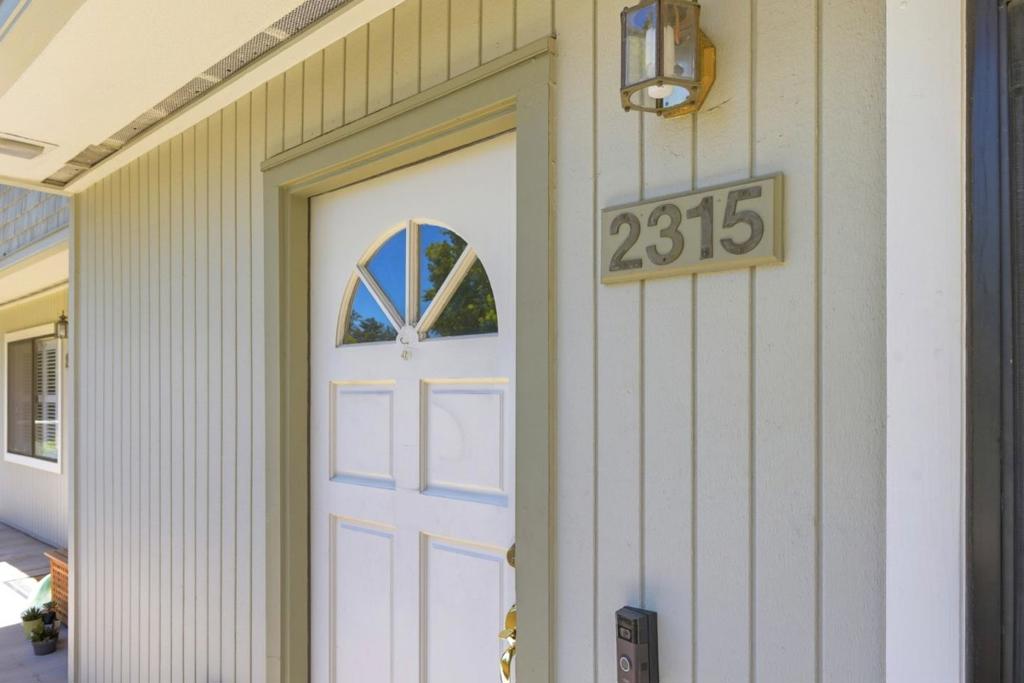 2315 Sharon Road