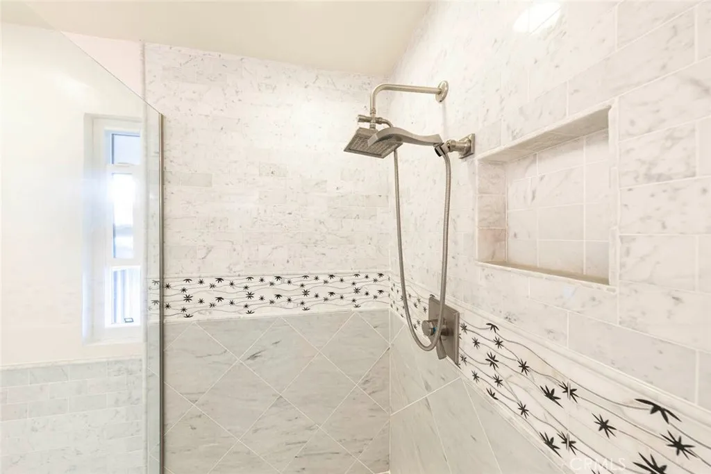 Newport Beach, California 92660, United States, 4 Bedrooms Bedrooms, ,4 BathroomsBathrooms,Residential,Active,212308