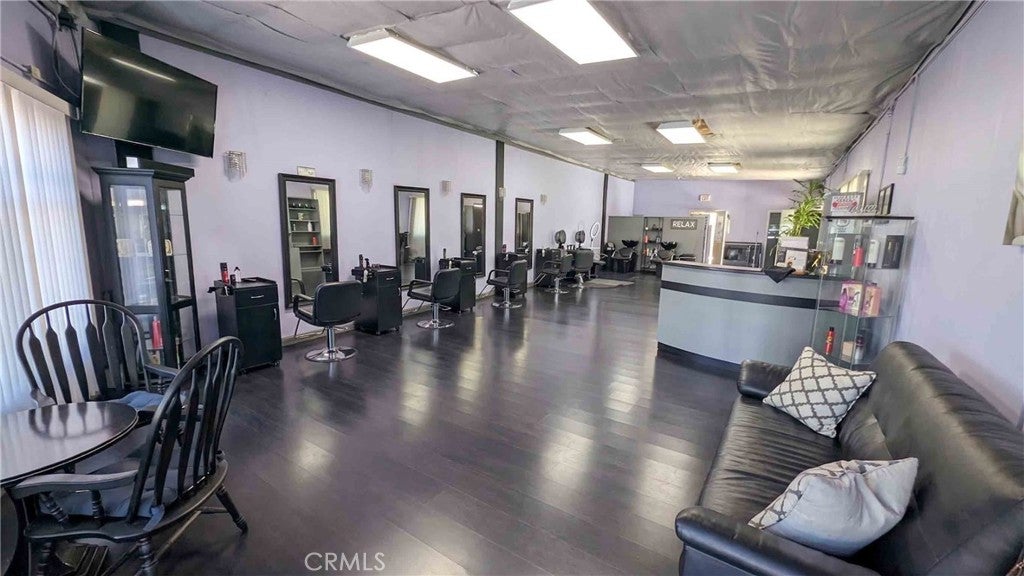 2162 Lomita