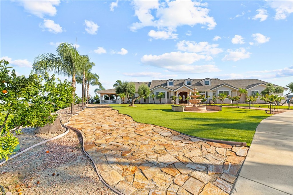 35751 Avenida La Cresta