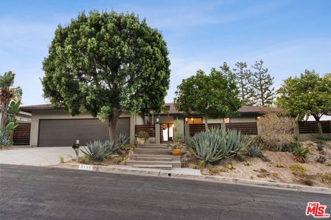 Photo of 3235 Steven Drive, Encino, CA 91436 (MLS # 26862361)