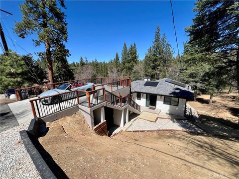 Photo of 43290 Shasta Rd, Big Bear Lake, CA 92315 (MLS # SR26077896)