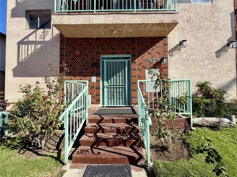 Photo of 620 S Lake Street #203, Burbank, CA 90057 (MLS # GD25253941)