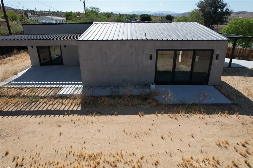 61523 Capilla Drive