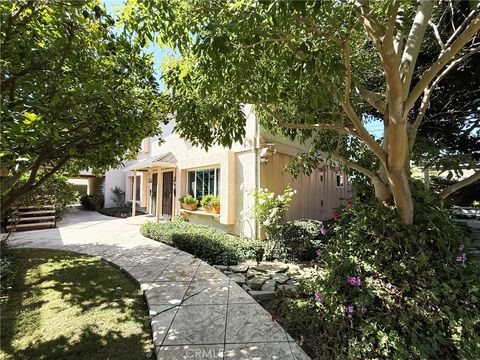 Photo of 18301 Patterson Lane Ln #3, Huntington Beach, CA 92646 (MLS # OC25218518) Photo of 18301 Patterson Lane Ln #3, Huntington Beach, CA 92646 (MLS # OC25218518)