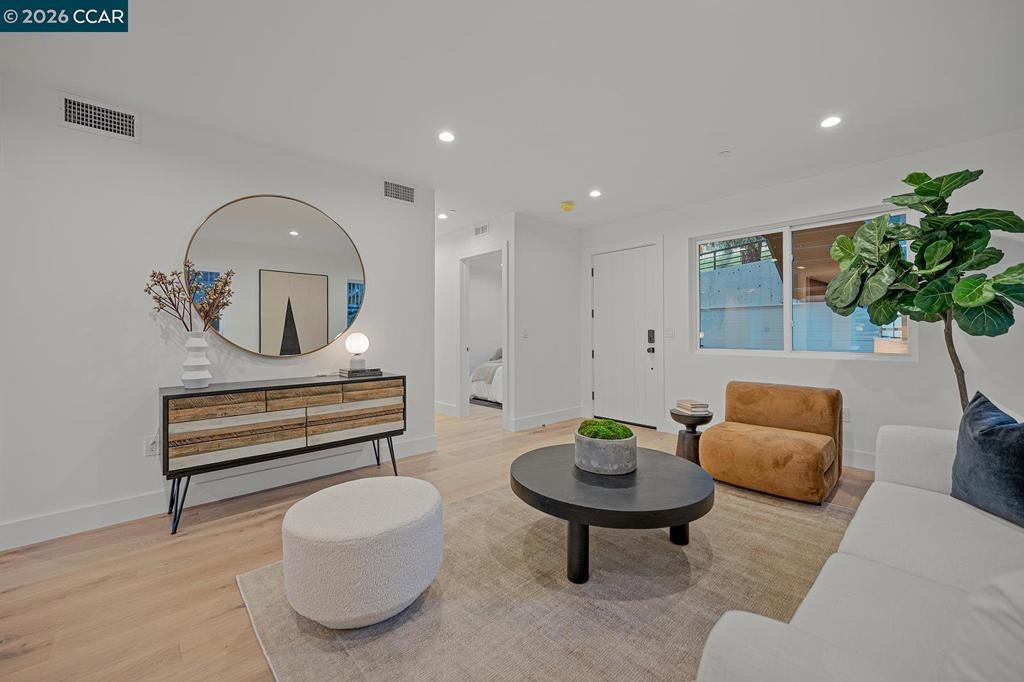 3742 Mt. Diablo Blvd #2B WOODHAVEN 2B