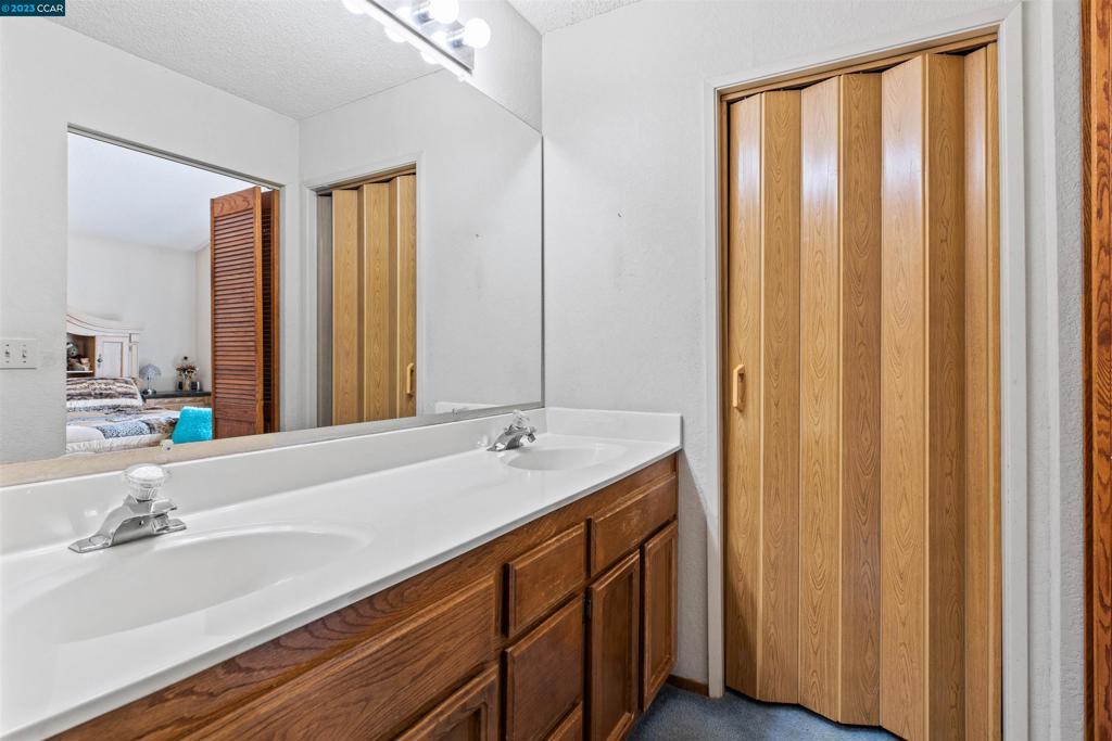 BAY POINTE - Residential