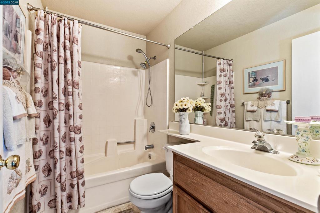 BAY POINTE - Residential