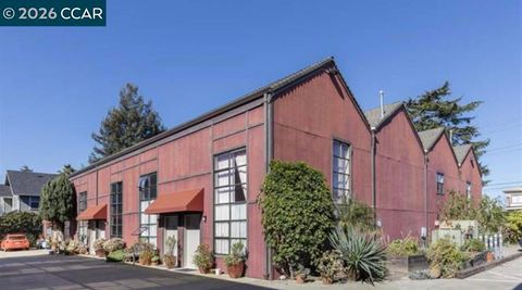 Photo of 730 730 29Th St St, Oakland, CA 94609 (MLS # 41126617)