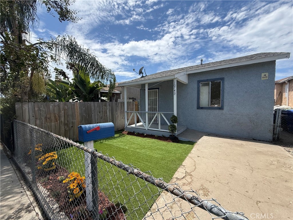 10743 Weigand Ave, Los Angeles CA 90059