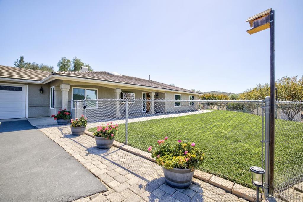 27611 Kiavo Dr