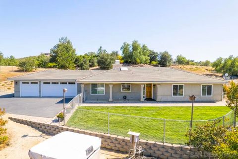 Photo of 27611 Kiavo Dr DR, Valley Center, CA 92082 (MLS # 260011831SD)