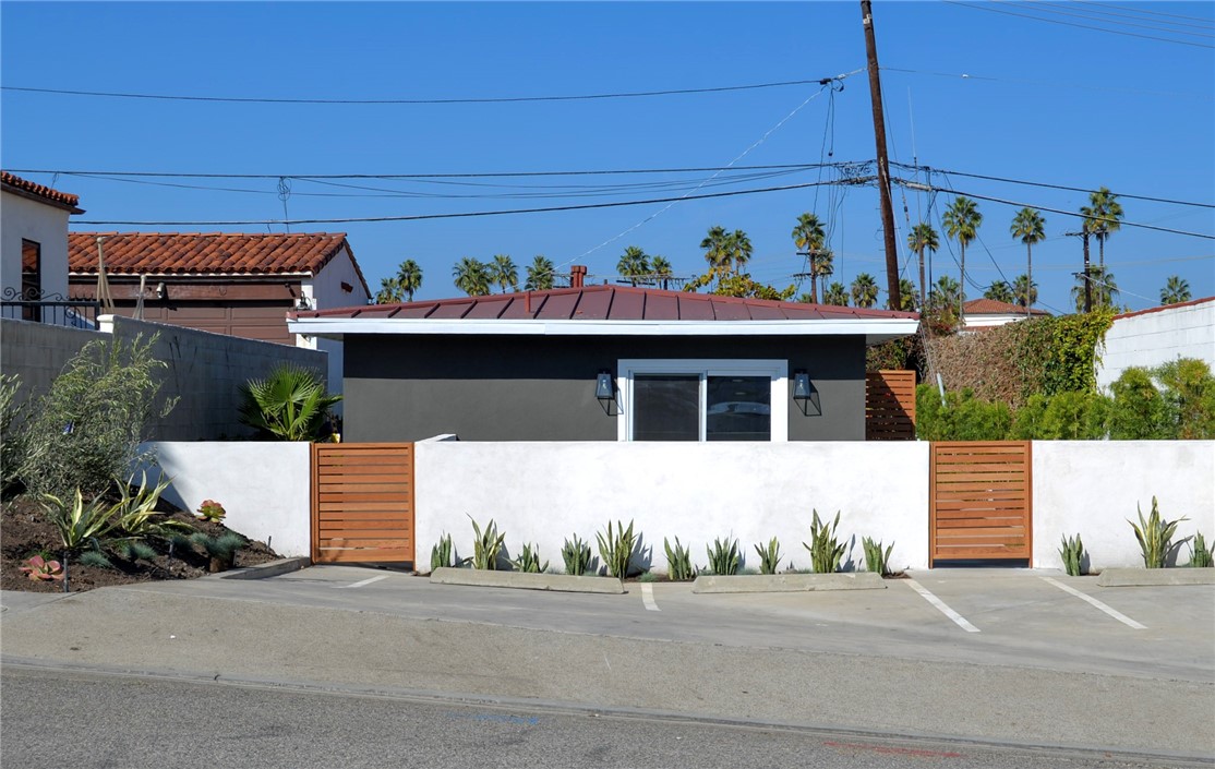 Prime Downtown San Clemente location, just 2 blocks from Avenida Del Mar!!! West side of highway, close to surfing, Linda Lane Park, San Clemente Pier, Downtown shops and restaurants!! Pride of ownership building, with great tenants. Newer roof, paint, wall furnaces, newer windows, new water heater (2025). Professionally landscaped exterior. Each unit gets private parking. Newly installed privacy walls and fencing, to take advantage of CA outdoor living! Spacious kitchens and bathrooms, ideal beach property for 2nd home or rental investment. Professionally managed building. Hurry on this one!!