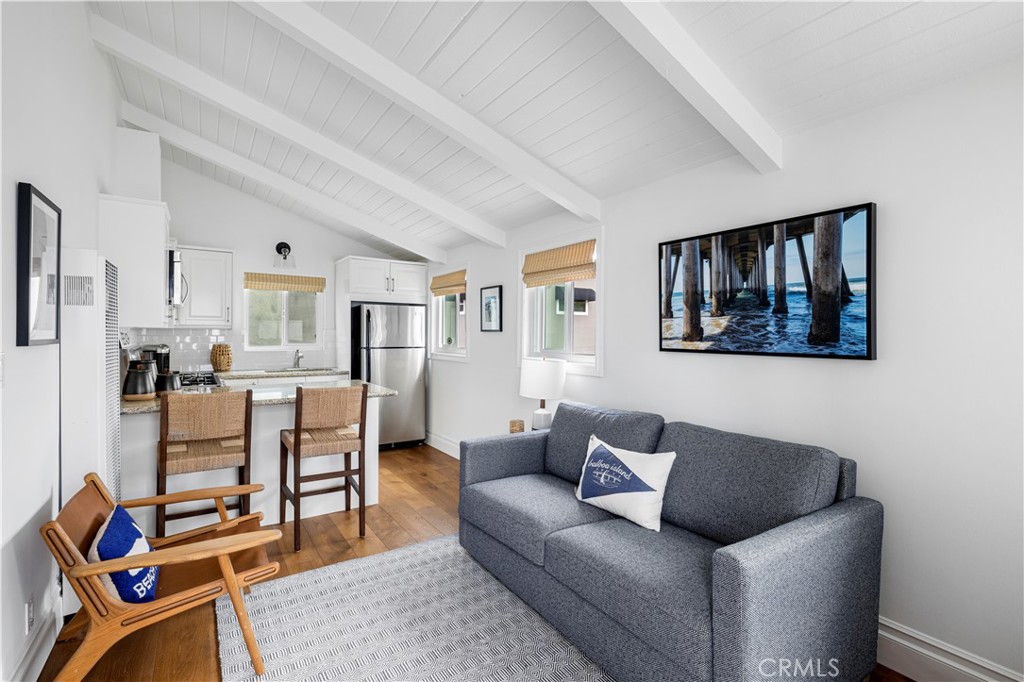 110 1/2 Pearl Avenue