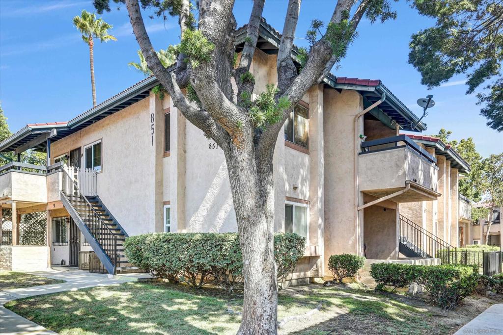 851 W San Ysidro BLVD