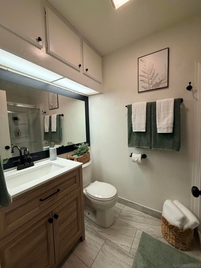 851 W. San Ysidro #5