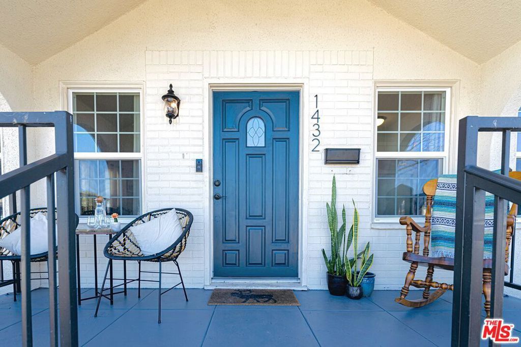 Photo of 1432 W 91ST Street, Los Angeles, CA 90047 (MLS # 26648573)