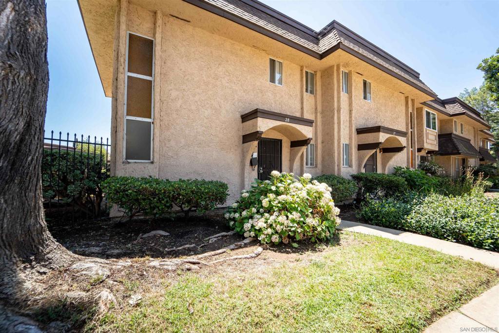 2121 E Grand Ave 28G