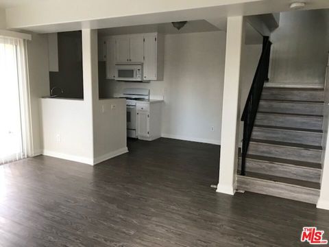 Photo of 14359 Haynes Street #5, Van Nuys, CA 91401 (MLS # 26845717)