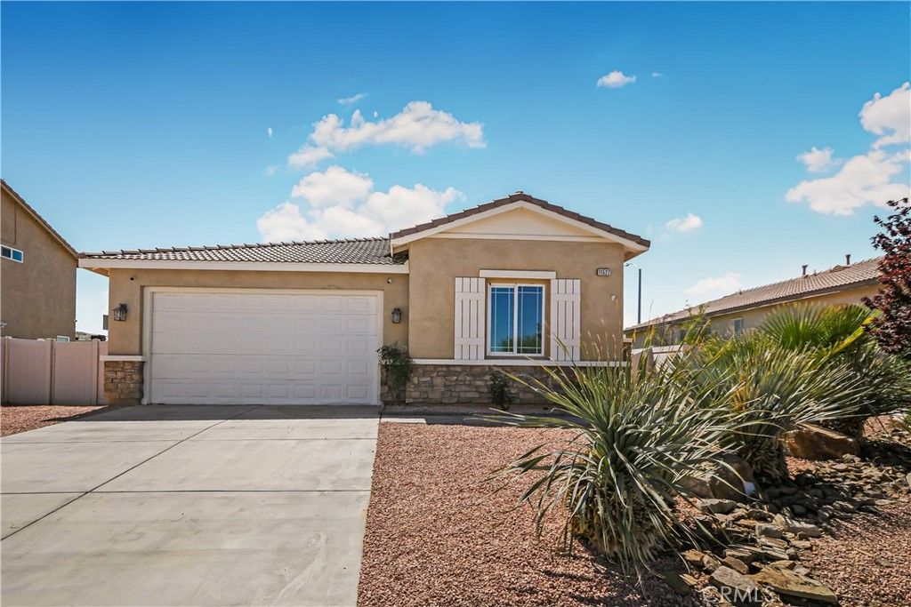 Photo of 11527 Crest Dr, Adelanto, CA 92301 (MLS # SR26066846)