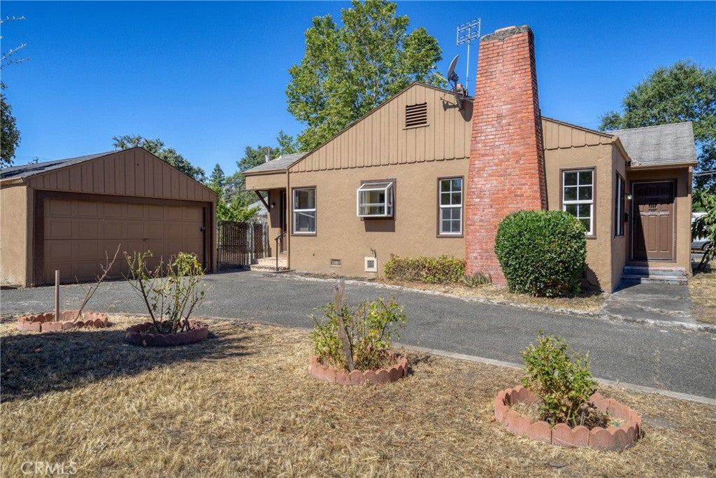 295 Clearlake Avenue