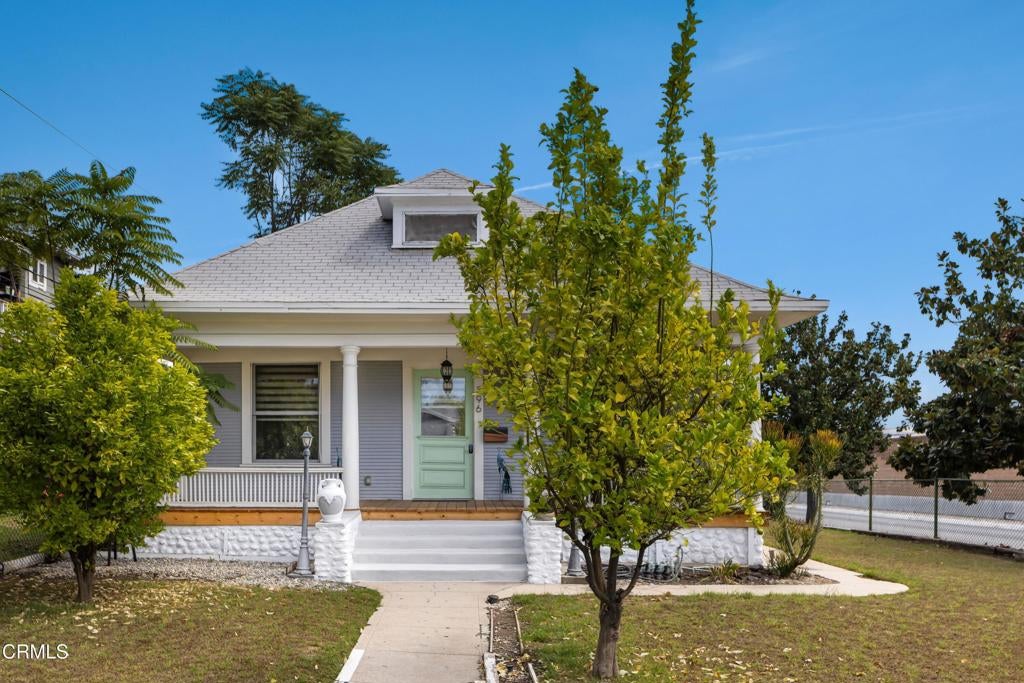 396 N Summit Avenue