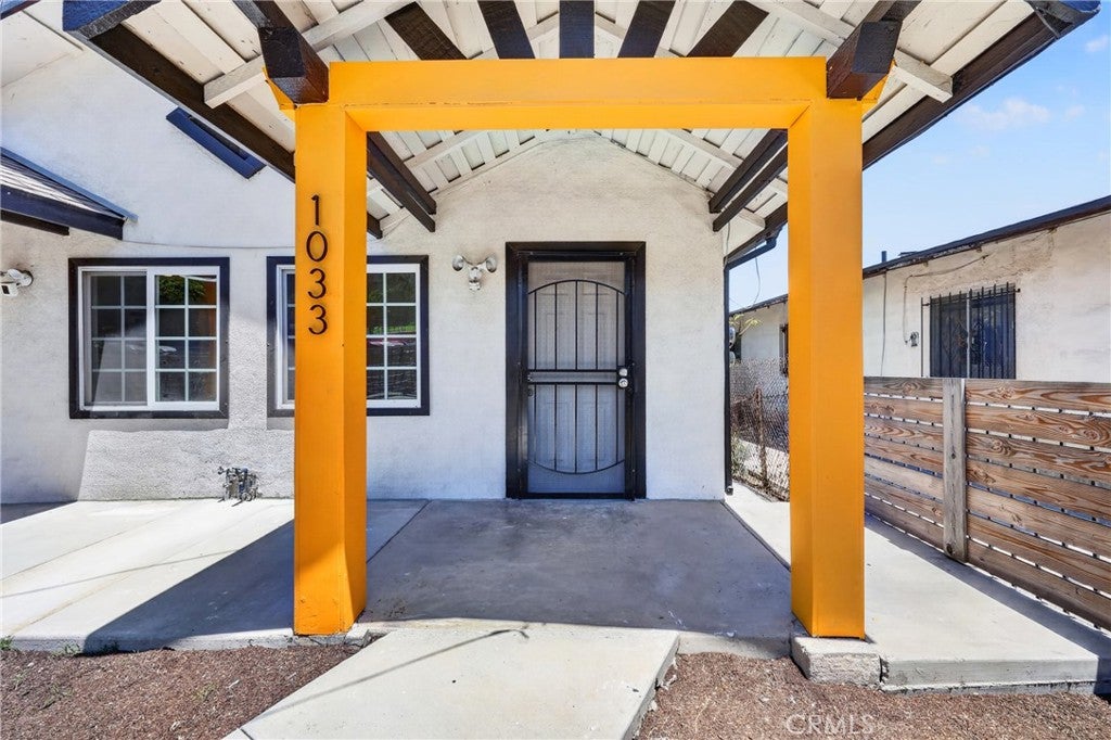 1031 N Fickett
