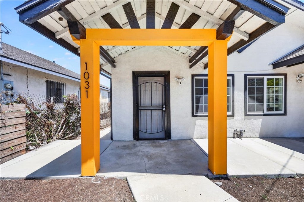 1031 N Fickett