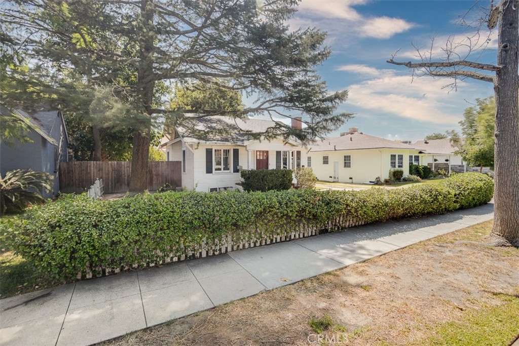 1206 N Keystone