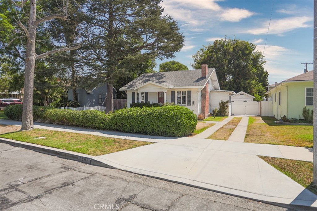 1206 N Keystone