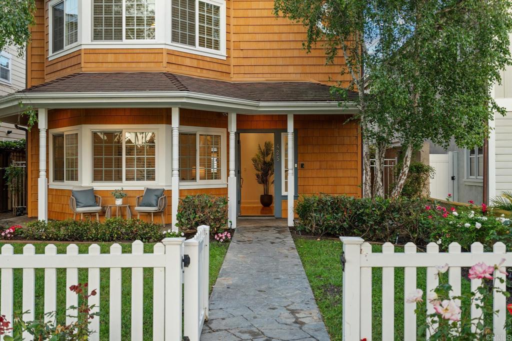 425 Alameda Boulevard