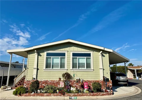 18601 Newland Street Unit 4, Huntington Beach, CA 92646 - MLS#: OC26210481
