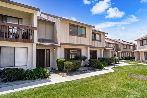 Photo of 1435 W Cerritos AVE #40, Anaheim, CA 92802 (MLS # CV26140744)