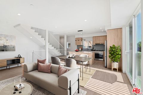 Photo of 2521 S Orange Drive, Los Angeles, CA 90016 (MLS # 26672851)