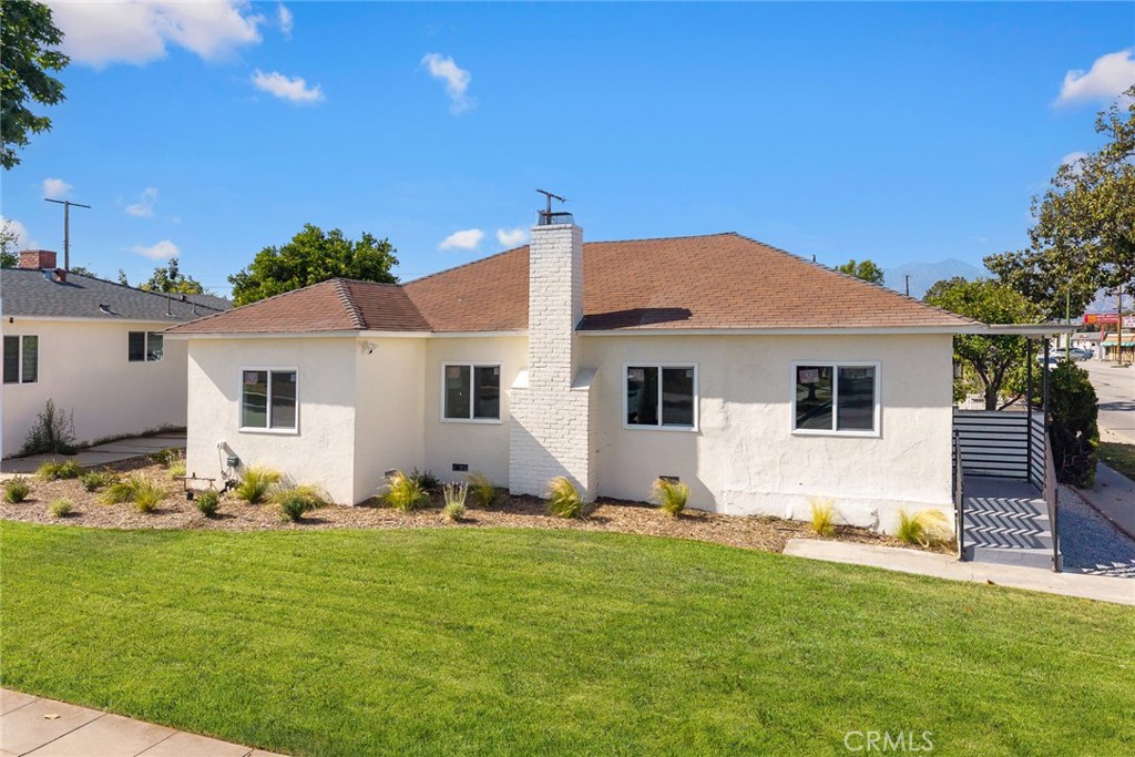 1421 E Norwood Place