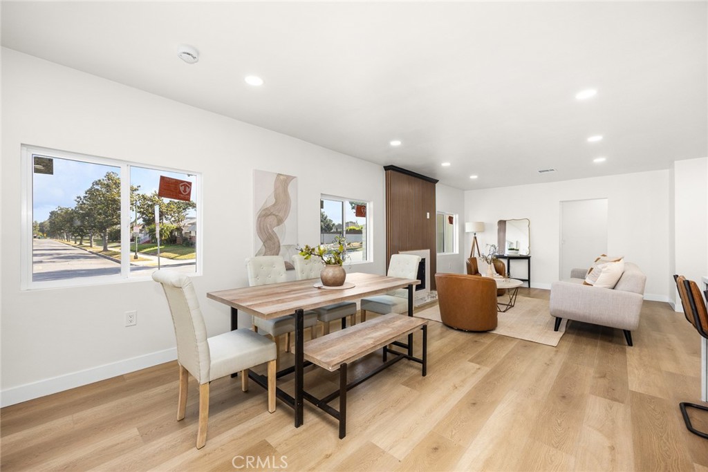 1421 E Norwood Place