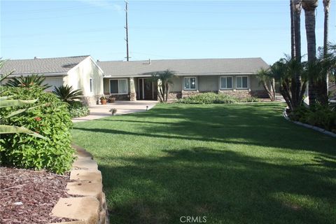 Photo of 16540 Wagon Wheel Dr, Riverside, CA 92506 (MLS # IV26092489)