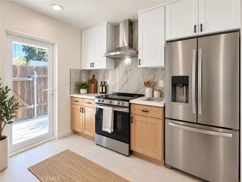 Photo of 284 N Palm Avenue #D, Upland, CA 91786 (MLS # OC26183255)