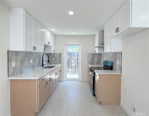 Photo of 284 N Palm Avenue #D, Upland, CA 91786 (MLS # OC26183255)