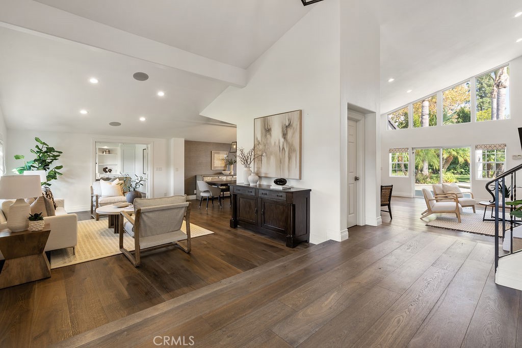 Properties 2 10262 Old Lamplighter Lane