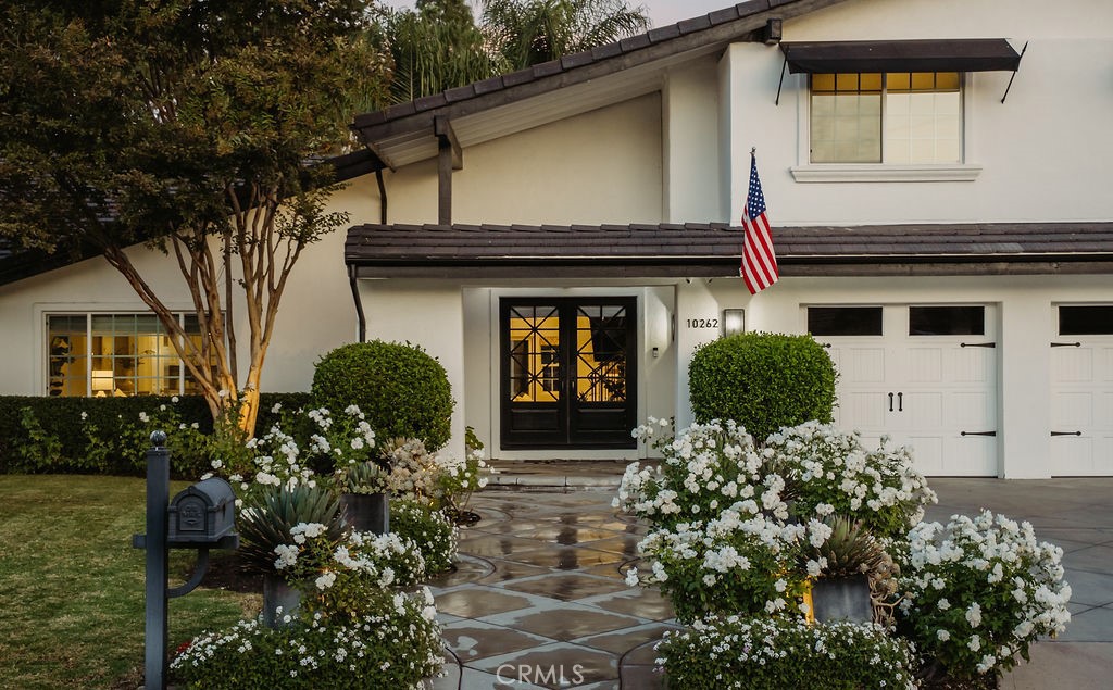 Properties 1 10262 Old Lamplighter Lane