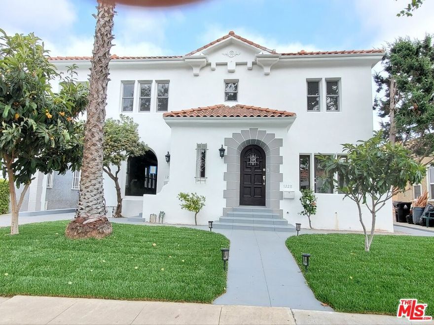 *RARE FIND* Beautifully remodeled duplex located between Miracle Mile and Hancock Park! Both units were fully remodeled from the inside out including electrical and plumbing upgrades. *One unit to be delivered vacant for immediate use! Perfect for buyer to live while generating income* The left unit has 3 bedrooms, 3 full bathrooms, and downstairs den/office. The right unit has 3 bedrooms and 3 full bathrooms. Both units feature kitchens with generous island counter spaces, modern appliances, and giant pantry. Each unit comes with in-unit washer and dryer. Property comes with swimming pool and detached garage which can be used for additional storage. Walking distance to many popular restaurants and bars with many more attractions only minutes away by car! One unit is tenant occupied; please do not disturb.