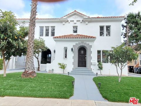 Photo of 1226 Meadowbrook Avenue, Los Angeles, CA 90019 (MLS # 25602769)