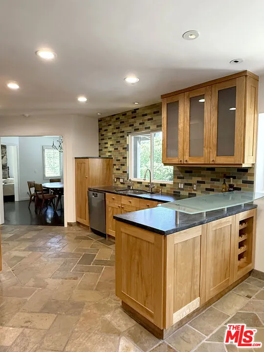 Studio City, California 91604, United States, 3 Bedrooms Bedrooms, ,3 BathroomsBathrooms,Residential,Active,193494