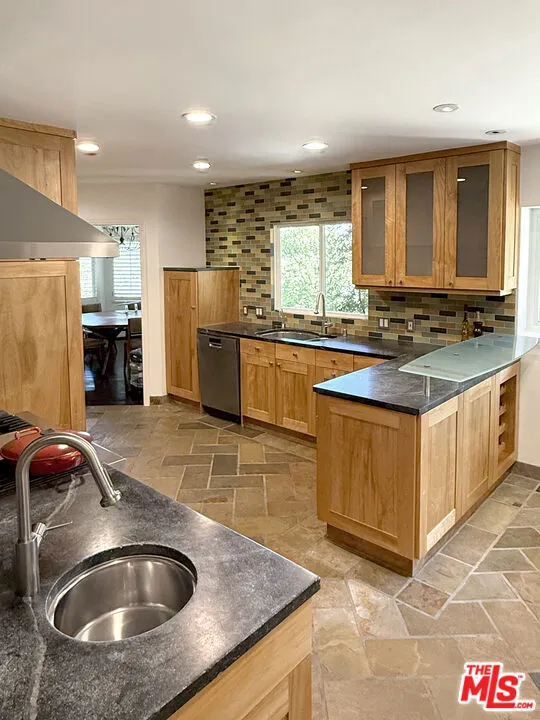 Studio City, California 91604, United States, 3 Bedrooms Bedrooms, ,3 BathroomsBathrooms,Residential,Active,193494