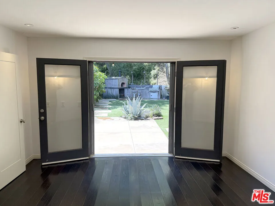 Studio City, California 91604, United States, 3 Bedrooms Bedrooms, ,3 BathroomsBathrooms,Residential,Active,193494