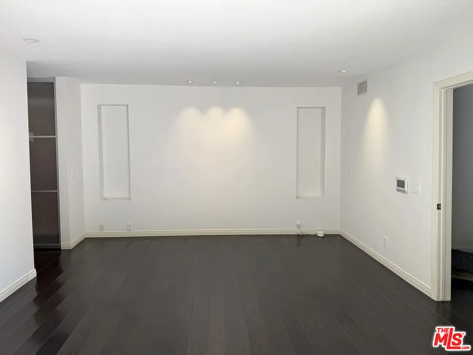 Studio City, California 91604, United States, 3 Bedrooms Bedrooms, ,3 BathroomsBathrooms,Residential,Active,193494