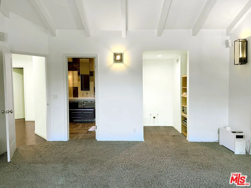 Studio City, California 91604, United States, 3 Bedrooms Bedrooms, ,3 BathroomsBathrooms,Residential,Active,193494