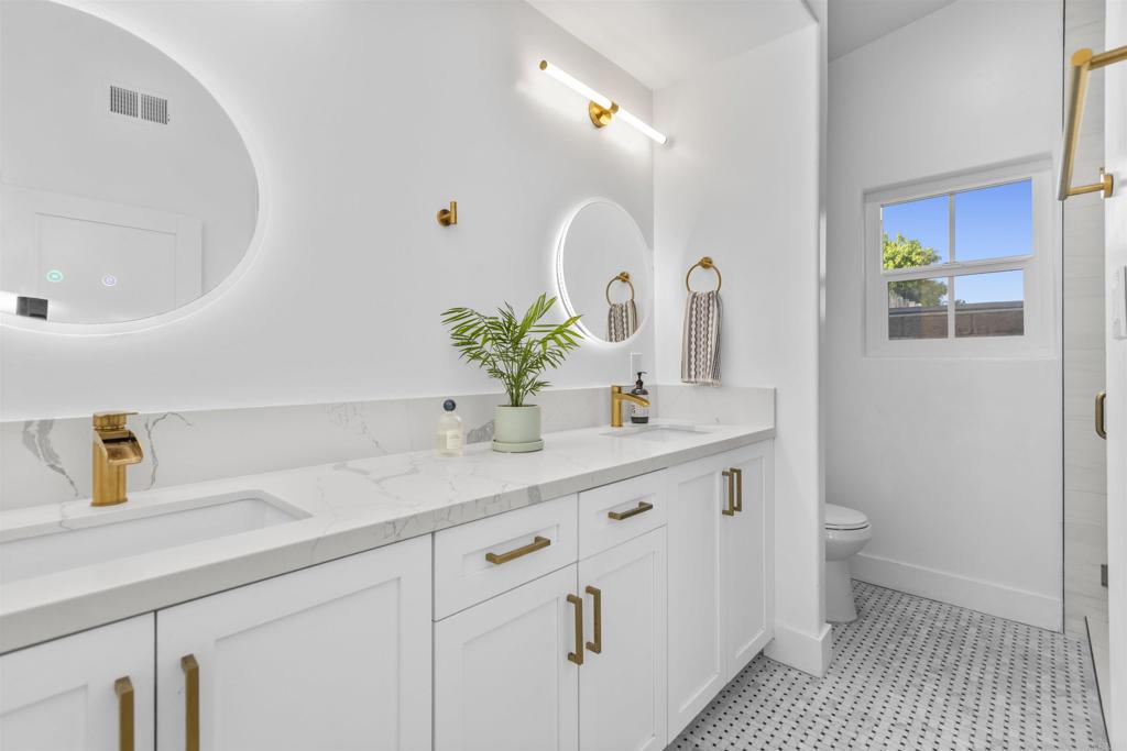 CLAIREMONT - Residential